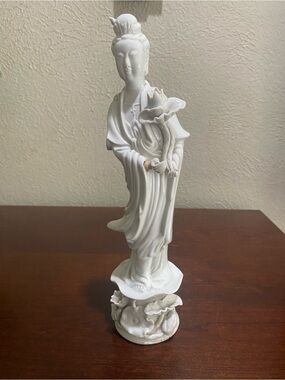 Vintage, Blanc de China, White Porcelain Statue Of Guanyin (Goddess of Mercy)